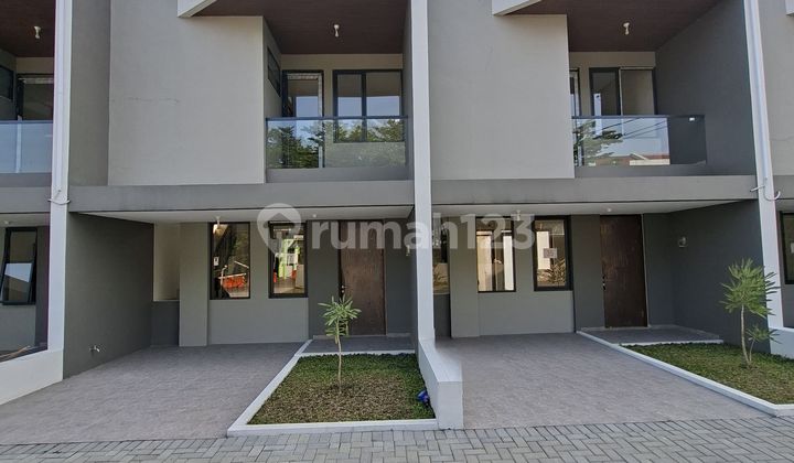 Rumah 2 Lantai, Derwati - Ciwastra. 10 Juta langsung nyicil !