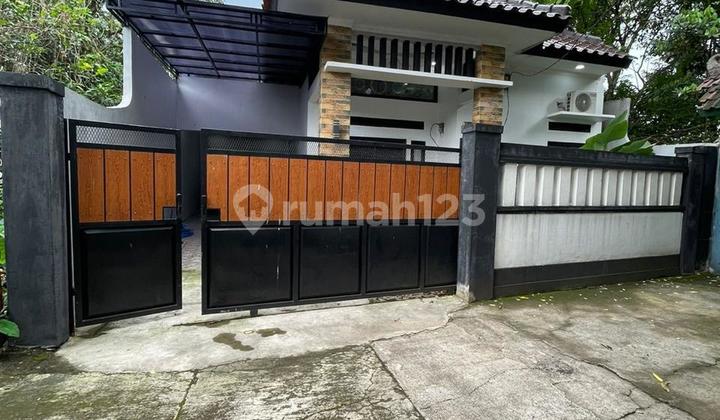 Nice and Strategic House Near Mall in East Jakarta 2