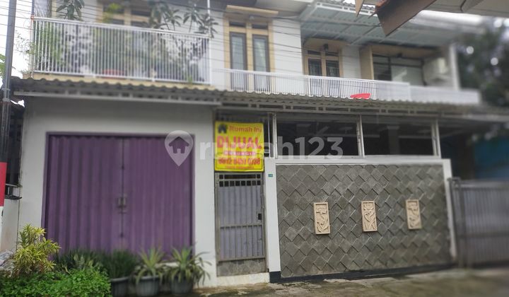 Rumah Mewah 2 Lantai dengan Lingkungan Nyaman di Depok 2