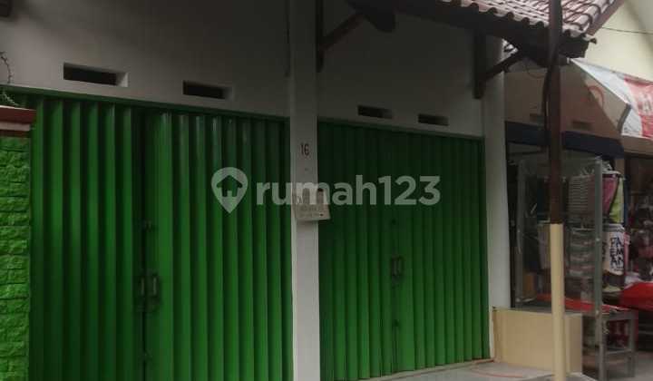 2 Shophouses with 2 Floors, Prime Location Right in Front of Sukatani Market, Depok 2