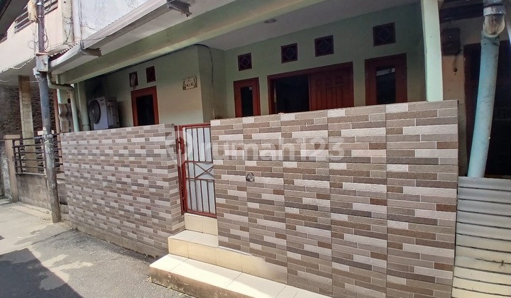 Strategic Location House Close to Everything in South Jakarta 2