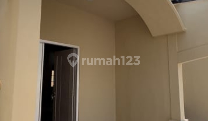 Rumah Mewah Di Jalan Utama Perumahan Sidoarjo Kota 2