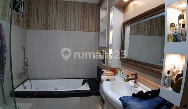 Rumah Mewah Second Dekat Stadion Maguwoharjo