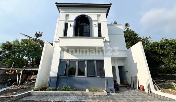 Rumah Cantik Lantai Dekat Universitas Muhammadiyah Yogyakarta