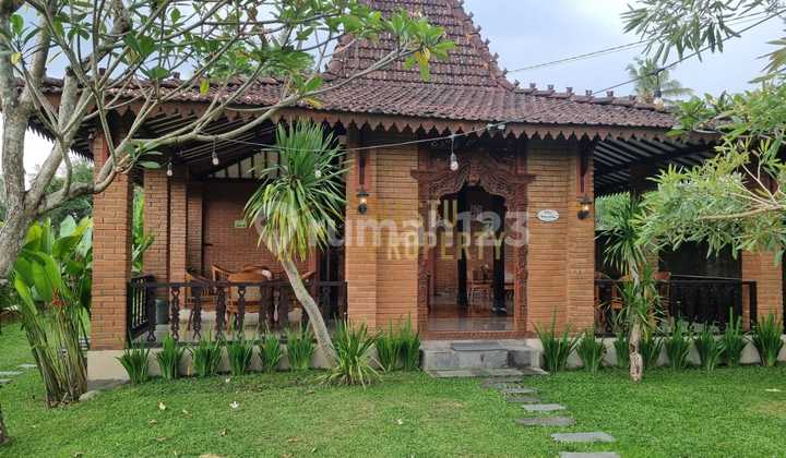 Villa Mewah dengan Kolam Renang di Pakem, Sleman Villa Mewah dengan Kolam Renang di Pakem, Sleman