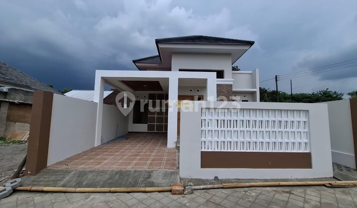 Rumah Cantik Siap Huni Dekat Exit Tol Jogja Solo