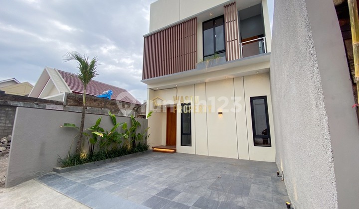 Rumah Baru 2 Lantai Dekat Stadion Maguwoharjo