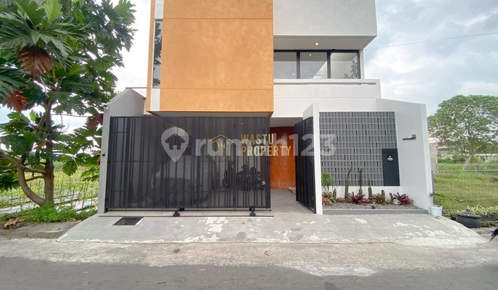 Rumah Cantik 2 Lantai Semi Furnished di Ngaglik, Sleman