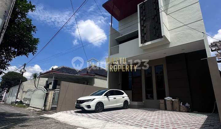 Rumah 2 Lantai Siap Huni di Depok, Sleman Dekat Pakuwon Mall