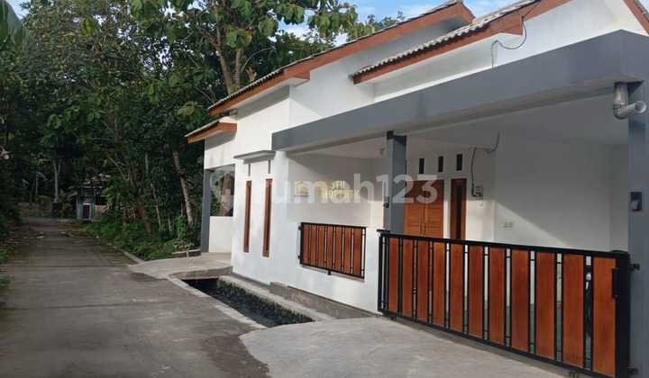 Rumah Baru Murah di Prambanan Dekat Pasar Kenaran Rumah Baru Murah di Prambanan Dekat Pasar Kenaran
