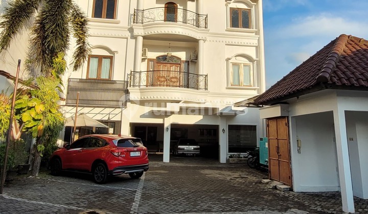Hotel Cantik 3 Lantai Dekat Pakuwon Mall Jogja