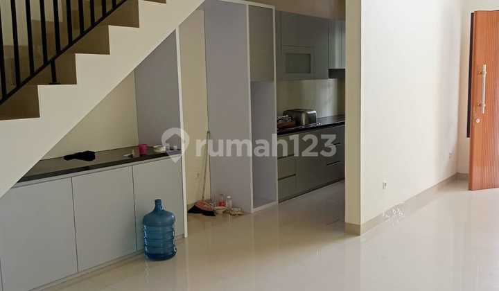 Rumah bagus dan murah di Graha Raya 2