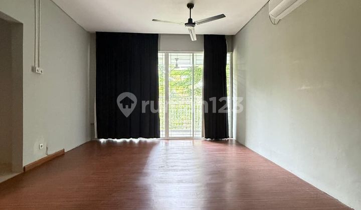 Disewakan Rumah 4KT di Kebayoran Bintaro Jaya  2