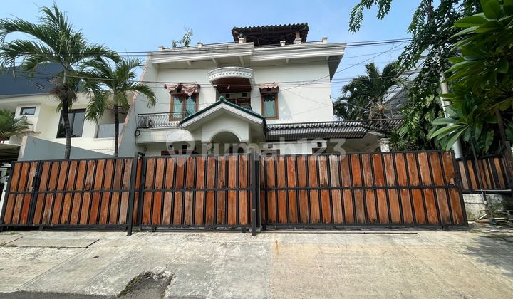 Rumah Besar Dan Luas Dijual Di Pulomas