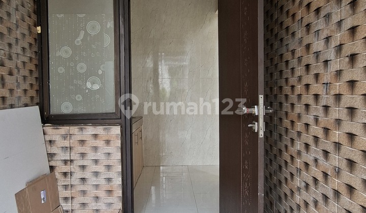 Rumah Disewakan Bagus Baru Renov Unfurnished SHM Kt 3+1 Graha Raya Bintaro, Tangerang Selatan