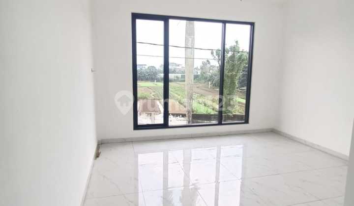 DI SEWAKAN RUMAH 2 LANTAI Bagus Unfurnished SHM Graha Raya, Tangerang 2