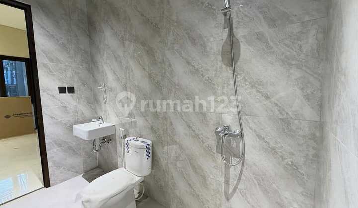 Di Jual Cepat Rumah Terenovasi Siap Huni Dekat KRL Sektor 9 2