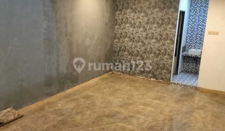 LIMITED! QUICK SALE Good 180 m2 Shop House Sector 7-Bintaro, South Tangerang 2