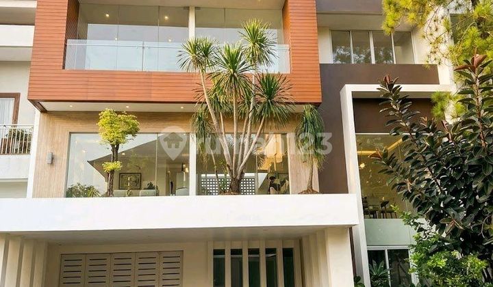 Di Jual Cepat Rumah di Orchid Sektor 9 Terenovasi Siap Huni 3 Lantai KT 4+1