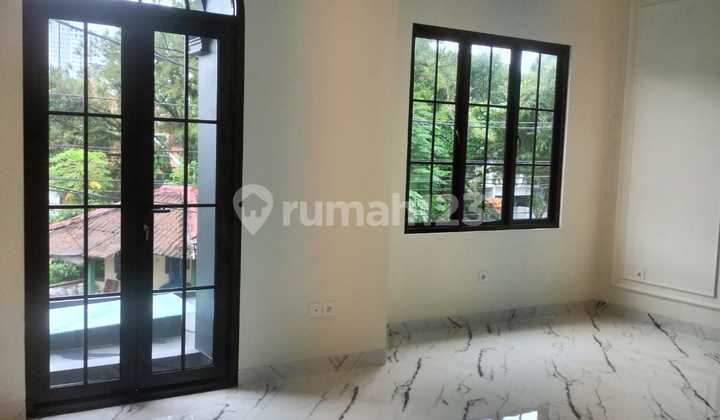Di Jual Rumah Terenovai Siap Huni BSD KT 4+1 2