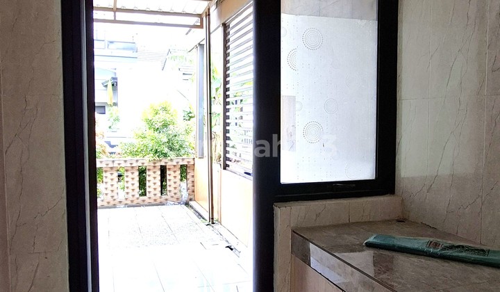 Rumah Disewakan Bagus Baru Renov Unfurnished SHM Kt 3+1 Graha Raya Bintaro, Tangerang Selatan