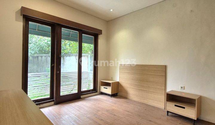 DIJUAL Rumah Bagus Semi Furnished SHM Sektor 8-Bintaro, Jakarta Selatan 2