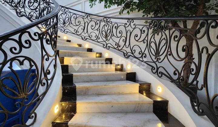 LIMITED! DIJUAL CEPAT Rumah Bagus Semi Furnished KT 5+1 SHM Parigi, Tangerang 2