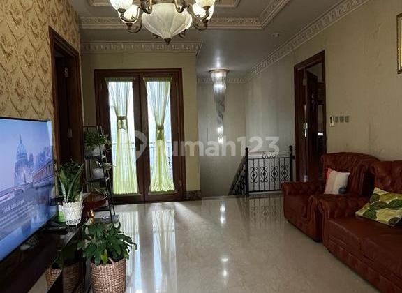 Rumah Mewah Furnished 2 Lantai Kusen Kayu Jati Graha Raya, Tangerang Selatan 2