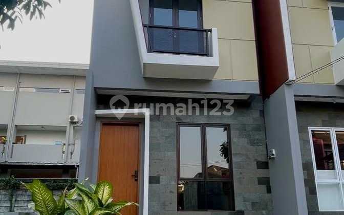Dijual Cepat Rumah Bsd Bebas Banjir, Rumah, 2 Lantai Siap Huni 3Kt Dijual Cepat Rumah Bsd Bebas Banjir, Rumah, 2 Lantai Siap Huni 3Kt