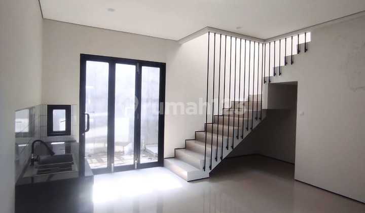Di Jual Cepat Rumah.brand New Sektor 5 Dekat dengan KRL KT 3+1 2