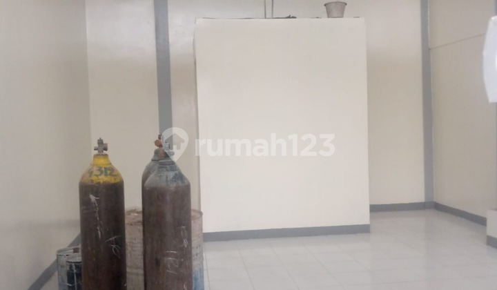 Tandem Shophouse with Goods Lift, Highly Strategic Location in Pondok Pinang Area near Pondok Indah Mall RRU012