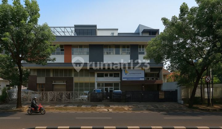 Ruko (5x15) Termurah Lokasi Super Strategis Cocok untuk Kantor Di Area Gandaria City RU010