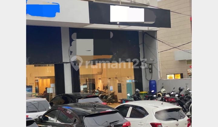 Cheapest Shop House [13x20] by the Roadside in Strategic Area Kebon Jeruk, West Jakarta 2