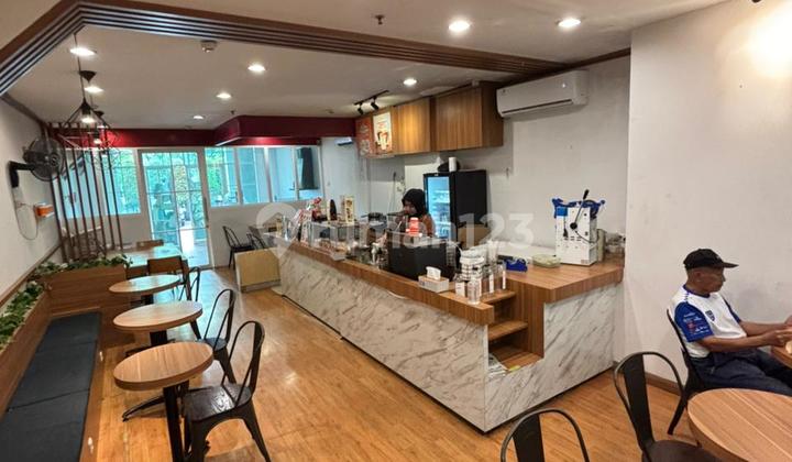 Ruang Usaha Premium (5X16) di Lobby Utama Belleza Shopping