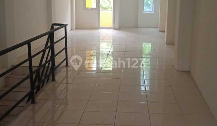 4-Story Shophouse in the Area near Pos Pengumben, West Jakarta MAHRK022 2