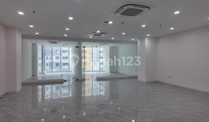 Ready-to-Occupy Office Space No Renovation Needed 228m in Strategic Area Landmark Pluit North Jakarta