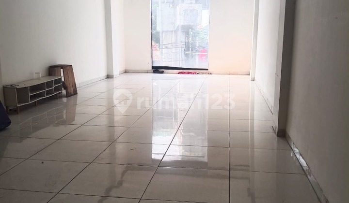 Roadside shop near the toll road in Petukangan Selatan, Pesanggrahan, South Jakarta. 2