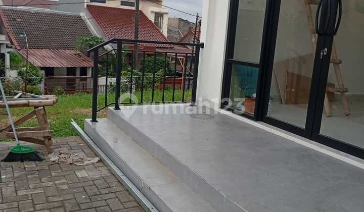 Shop House by the Road, Spacious Parking, Main Road in Tanah Baru Area, Depok, Mahrk085 2