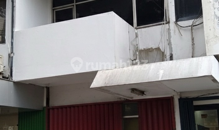 Most Affordable and Strategic Shop House near any access in Kebayoran Lama Area, South Jakarta RRU004 Most Affordable and Strategic Shop House near any access in Kebayoran Lama Area, South Jakarta RRU004