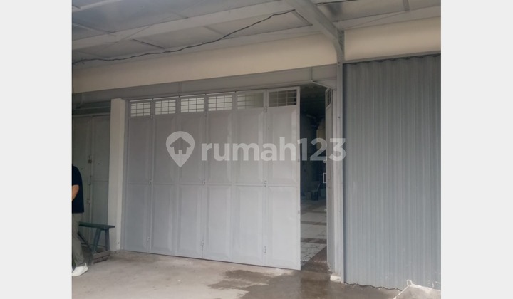 Tandem Shophouse with Goods Lift, Highly Strategic Location in Pondok Pinang Area near Pondok Indah Mall RRU012