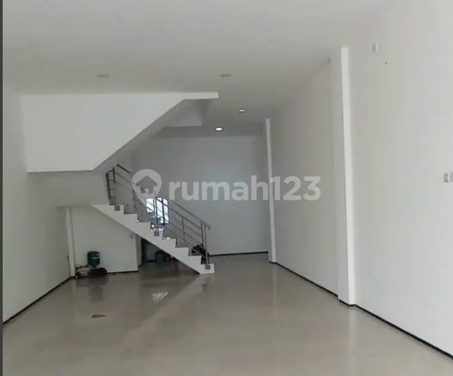 Cheapest Ruko (5x15) in a Super Strategic Location, Ideal for Office in the Gandaria City Area RU010 2