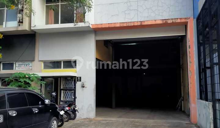 For Sale, Bizpark 2 Warehouse in Penggilingan, Ready to Use, Negotiable.