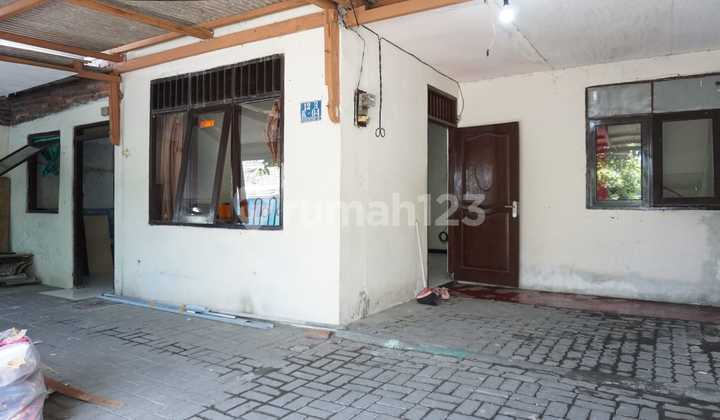 Rent House in Kota Baru Driyoredjo Surabaya Well-Maintained Negotiable