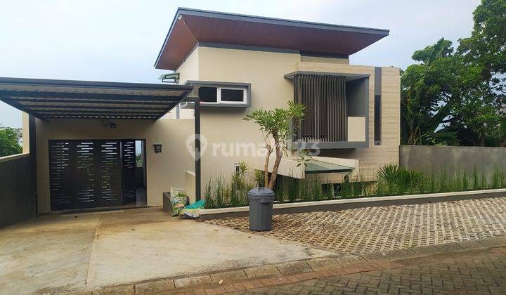 Dijual Villa Taman Dayu Modern Kontemporer Cluster Rosewood Hill , 2 Lantai , Furnished, Kitchen Set Kayu ,dengan Taman Depan Dan Belakang ,dengan View Dan Hawa Yang Sejuk Di Sore Hari 2