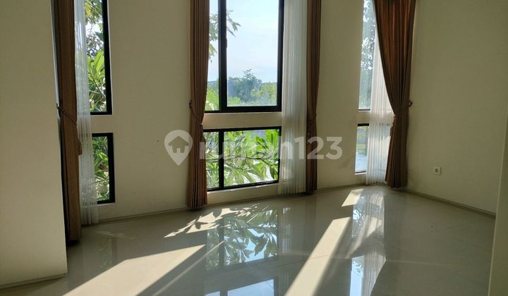 Rumah 2 Lantai Northwest Lake Sangat Terawat , Citrand Utara  2