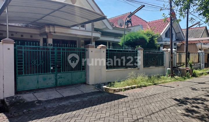 For Rent: Clean and Ready-to-Occupy House on Jl Manyar Tirtoyoso Utara, Surabaya For Rent: Clean and Ready-to-Occupy House on Jl Manyar Tirtoyoso Utara, Surabaya