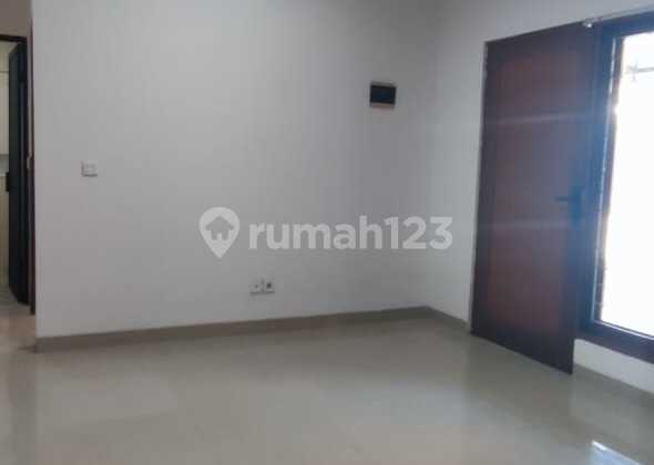 Ready-to-Occupy House in Exceptional Condition