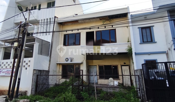 Rumah Tua Murah Banget Luas 144m² Hadap Timur Harga Dekat Njop Row 2,5mobil 