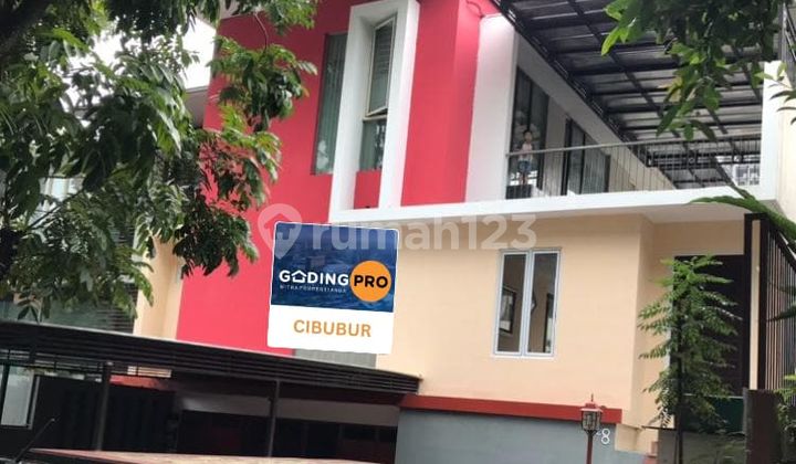 Dijual Rumah dengan Kolam Renang Pribadi di Perumahan Mahogany Cibubur