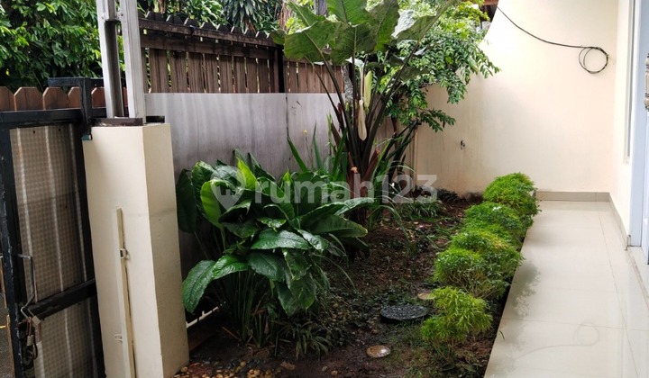 House for Sale Inside a Complex in Jagakarsa, South Jakarta 2
